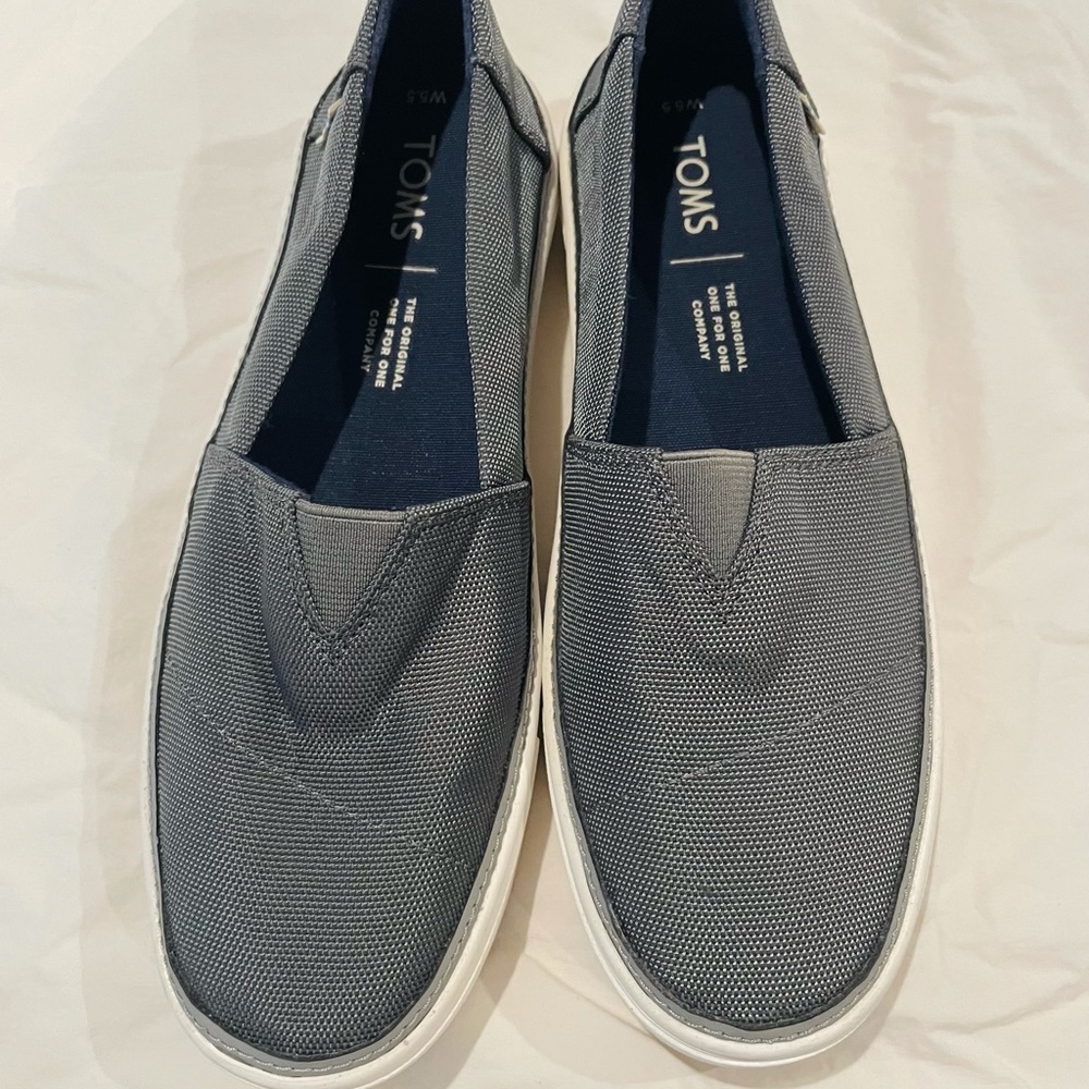 Toms Slip on Sneakers